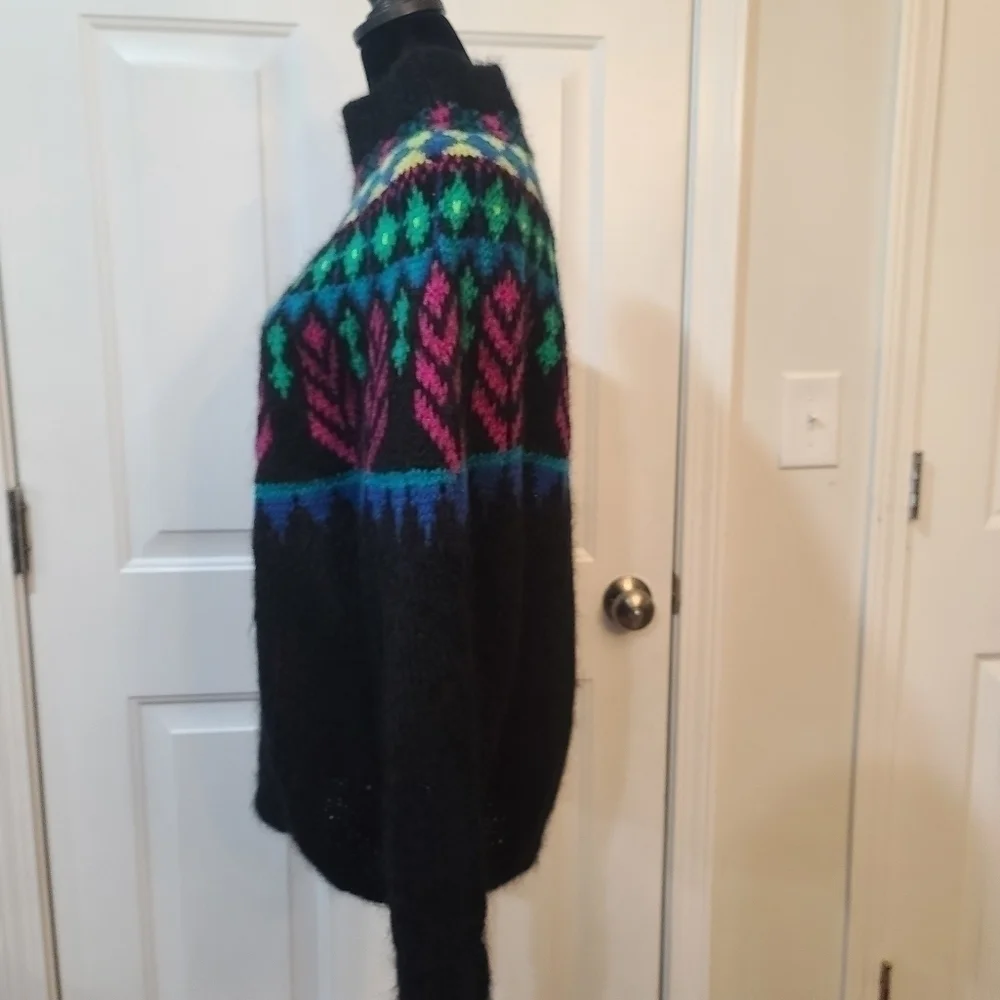 FORENZA Authentic Sports sweater size medium.